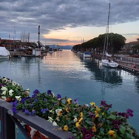 Il Nido Della Civetta Villa Sirmione Bagian luar foto