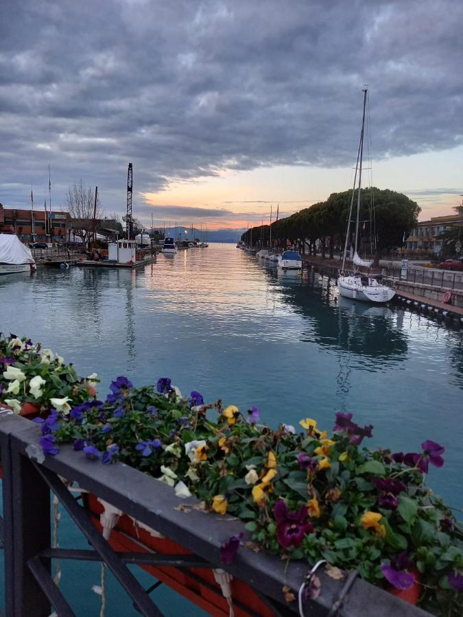 Il Nido Della Civetta Villa Sirmione Bagian luar foto