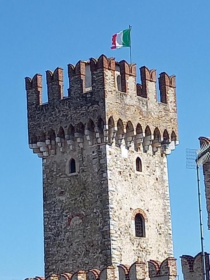 Il Nido Della Civetta Villa Sirmione Bagian luar foto