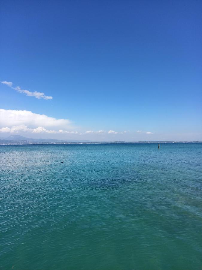 Il Nido Della Civetta Villa Sirmione Bagian luar foto