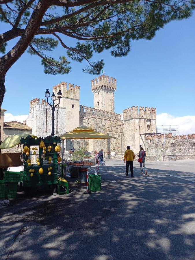 Il Nido Della Civetta Villa Sirmione Bagian luar foto